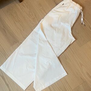 Athleta Midday Mid Rise Crop Pant